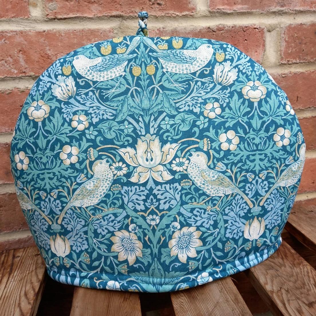 Small tea cosy